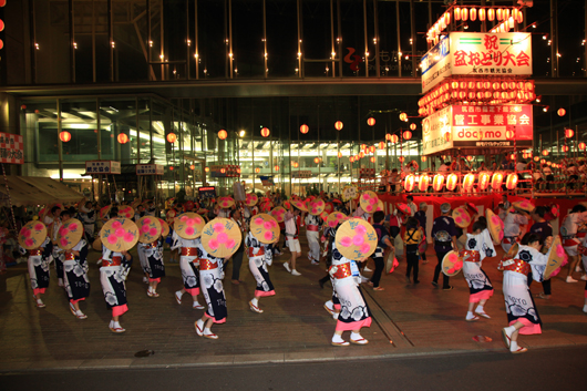 下館商工会議所会頭賞「踊り子が揃った」