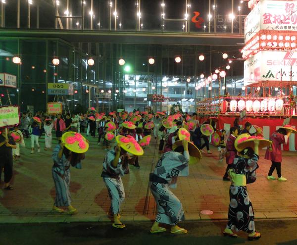 H３０年度フォトコンテスト受賞作品　筑西市議会議長賞「笠抜き踊り競演」
